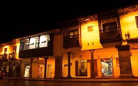 Katari Plaza Cusco El Virrey